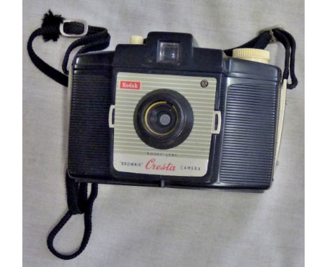 Kodak - Brownie Cresta Camera - with Kodet Len