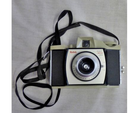 Kodak - Brownie 44A-Camera, Dakon lens Mount 320