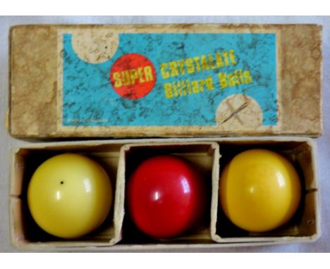 Vintage Super Crystallite Billiard Balls - in original box. 2.1/16" in very good condition 