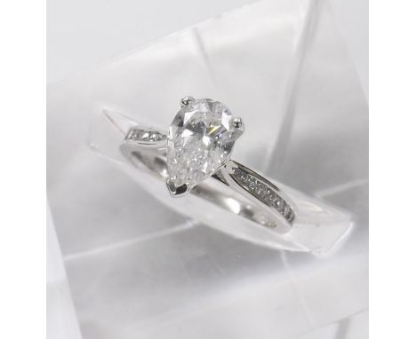 Platinum pear shaped solitaire diamond ring with set shoulders, estimated 1.00ct approx, clarity SI2/I1, colour E-F, 4.3gm, r