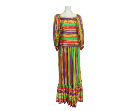 GIVENCHY NOUVELLE BOUTIQUE VINTAGE Ensemble, Gr. 36. 100% Baumwolle. Gestreiftes, farbenfrohes Design. Oberteil mit eckigem A