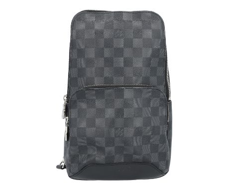 LOUIS VUITTON Umhängetasche "SLING BAG". Koll. 2020. Damier Graphit Canvas Serie mit silberfarbener Hardware und Textilriemen