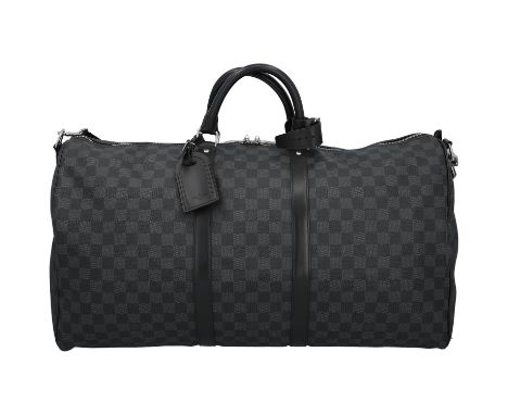 LOUIS VUITTON Weekender "KEEPALL 55 BAND.". Akt. NP.: 2.050,-€. Damier Graphite Canvas Serie mit Details aus schwarzem Leder.