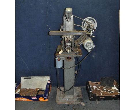A VINTAGE CENTEC No.2 SURFACE MILLING MACHINE, mounted to an 'Automatic Machine Co.' cast iron pedestal, bed length 46cm, dep