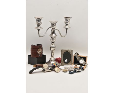 A BOX OF ASSORTED ITEMS, to include a silver ingot pendant, suspended from a flat curb link chain, hallmarked Birmingham, app