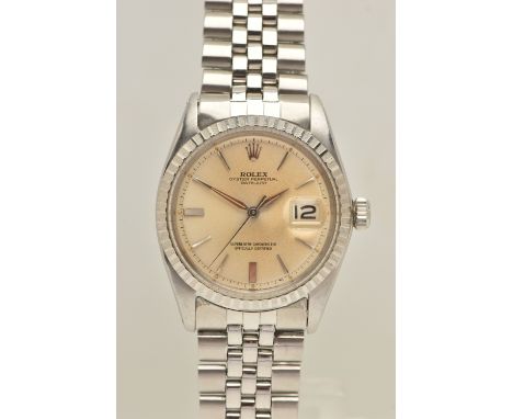 A GENTS 'ROLEX' WRISTWATCH, round silvered dial signed 'Rolex Oyster Perpetual Datejust, Superlative Chronometer Officially C