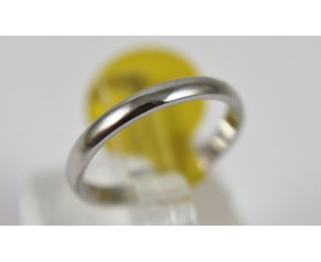Platinum ladies 2.5mm wedding band, size J/K