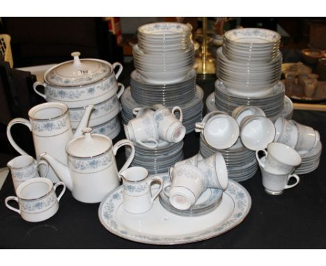 Large quantity of dinner Noritake Blue Hill China No: 2482 120 pieces