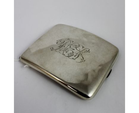 Hallmarked silver pocket shaped cigarette case, maker Charles Edward Turner, Birmingham 1913, 100g