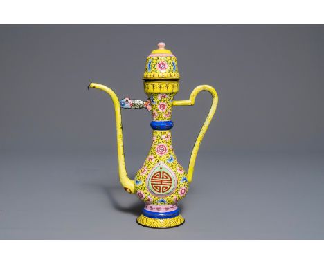 A Chinese yellow-ground Canton enamel ewer and cover, 18/19th C.     H.: 29,5 cm - L.: 21 cm         Condition reports and hi