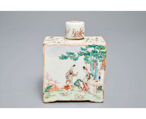 A square Chinese famille rose tea caddy and cover, Qianlong     H.: 16 cm         Condition reports and high resolution pictu