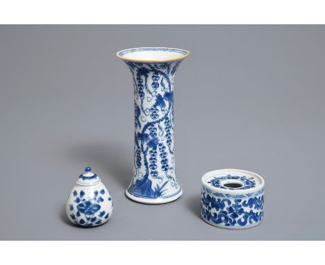 A Chinese blue and white inkwell and two vases, Kangxi     H.: 18 cm (the tallest vase)         Condition reports and high re