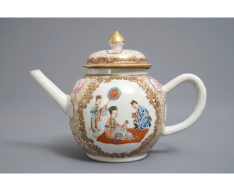 A Chinese famille rose teapot and cover, Qianlong     H.: 13,5 cm - L.: 19,5 cm         Condition reports and high resolution