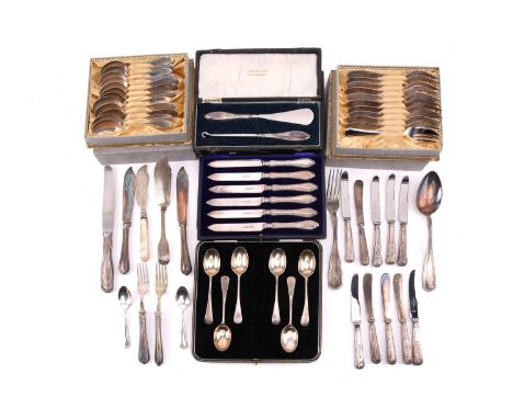 A quantity of flatwares and silver, including a cased set of silver fruit knives hallmarked Sheffield 1912 with maker's mark 