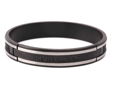 Montblanc - hinged bangle with rubber inset, with snowcap design and a fold-over closure, inner diameter 6.3 cm, total weight