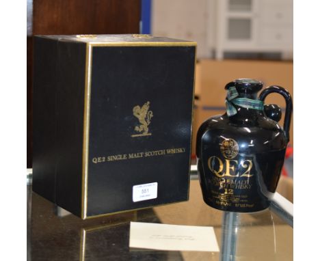 QE2 OVER 12 YEARS OLD SINGLE MALT SCOTCH WHISKY PRESENTED IN A CERAMIC DECANTER &amp; WITH PRESENTATION BOX - 75CL, 48.6% VOL