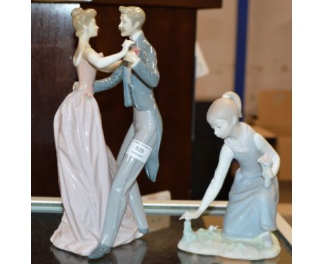 2 VARIOUS LLADRO PORCELAIN FIGURINE ORNAMENTS     