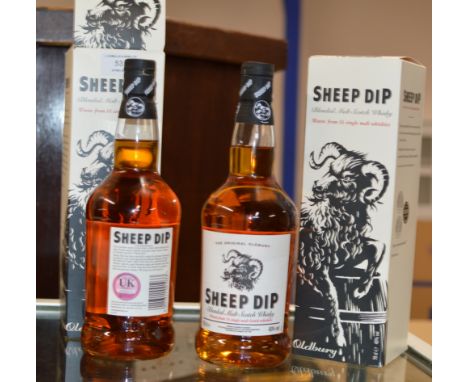 2 BOTTLES OF OLDBURY SHEEP DIP, BLENDED SCOTCH WHISKY WITH PRESENTATION BOXES - EACH BOTTLE = 70CL, 40% VOL     