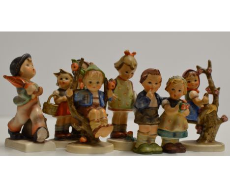 6 VARIOUS HUMMEL FIGURINE ORNAMENTS     