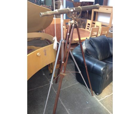 REPRO BRASS DISPLAY TELESCOPE ON TRIPOD