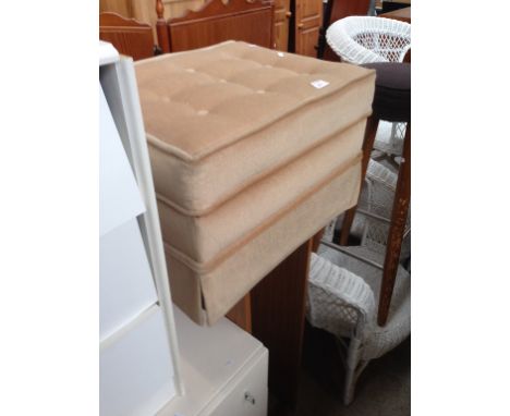 POUFFE 