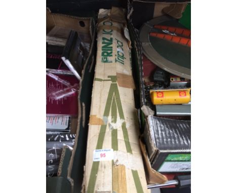 CAMERA TRIPOD