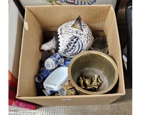 BOX CONTAINING LARGE QUANTITY OF WHISKY WATER JUGS, POOL BALLS, VARIOUS ORIENTAL WARE, BRASS PLANTER, VARIOUS BRASS WEIGHTS, 