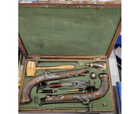 A FINE PAIR OF FRENCH 15 BORE PERCUSSION, RIFLED OFFICERS PISTOLS BY BERTHON PERRIN, AIX EN PROVENCE, CIRCA 1830 WITH NUMBERS