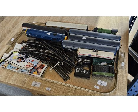 TRAY CONTAINING SMALL QUANTITY OF HORNBY PART TRAIN SET, CARRIAGES, DIESEL ENGINE, TRACK ETC