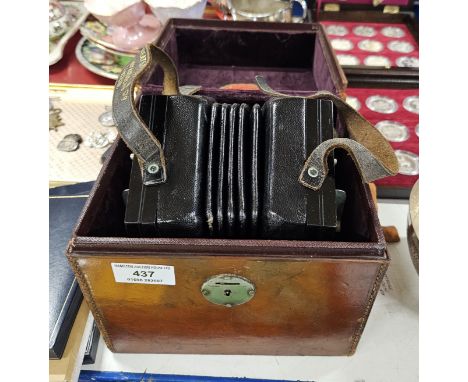 C. WHEATSTON &amp; LONDON 24 BUTTON PIERCE SIDED SQUEEZE BOX IN FITTED LEATHER CASE IN VERY GOOD CONDITION     
