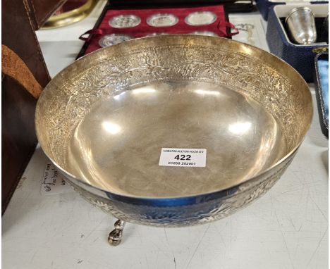7" DIAMETER LEAF PATTERNED BOWL ON TRIPOD FOOT, HALLMARK 830 GRADE SILVER,WEIGHT APPROX 331.3 GRAMS