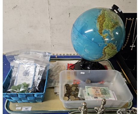 TRAY CONTAINING GLOBE, VARIOUS COINS, WORLD NOTES. COLLECTION OF VARIOUS CATS, MAPS ETC