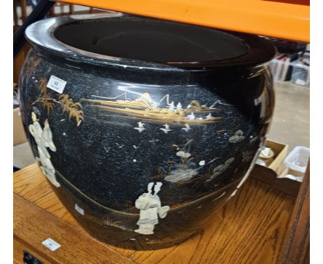 LARGE CHINESE STYLE PLANTER     