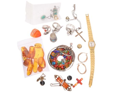 Various jewellery, including silver rings, enamel thimble, loose amber, etc . Condition Report:Lot sold as seen unless specif