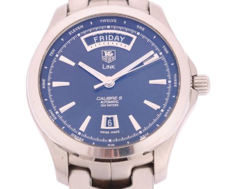 TAG HEUER - a stainless steel Link Calibre 5 automatic calendar bracelet watch, ref. WJF2010.BA0592, black ribbed dial with s