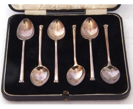 Cased set of six silver tea spoons, Birmingham 1934, maker's mark William Hare Haseler