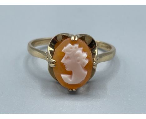 Ladies 9ct gold cameo ring 1.84g size K1/2