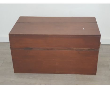 Large vintage wooden trunk with rope handles 91x50 H49