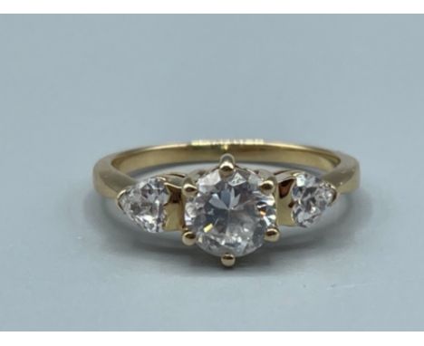 9ct gold cz ring with heart shape stone 3G size P1/2