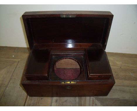 19th C rectangular rosewood tea caddy with fitted interior (30cm x 15cm x 14cm)
