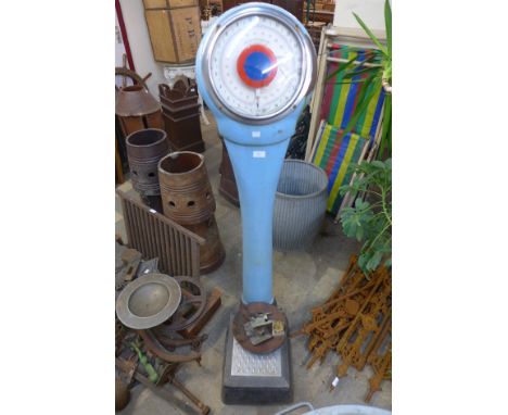 A set of enamelled scales, a/f
