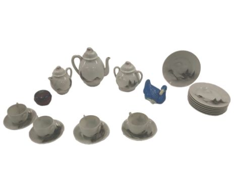 Various Oriental items, to include a Japanese porcelain eggshell part tea service, cloisonne box and cover decorated with a d