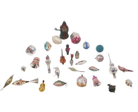 A quantity of vintage Christmas decorations, to include Father Christmas, fish, etc.