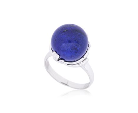 A LAPIS LAZULI BEAD PLATINUM RING
Featuring a lapis lazuli bead, mounted in a platinum setting marked 'PT900' to the shank.
U