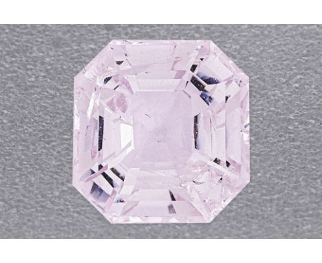 AN ASSCHER CUT LOOSE MORGANITE
Featuring an asscher cut morganite, weighing approximately 12.08 Cts, of a light pink colour.
