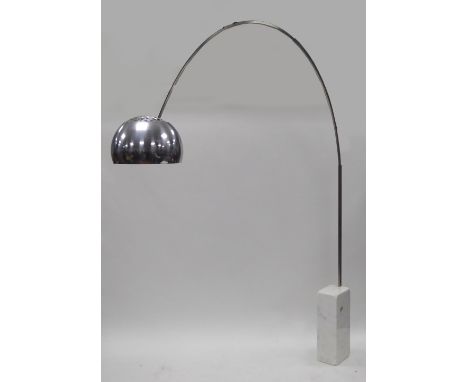 AN "ARCO" DESIGNER FLOOR STANDARD LAMP BY ACHILLE & PIER CASTIGLIONI FOR FLOS. A HEAVY WHITE MARBLE BASE SUPPORTS A STAINLESS