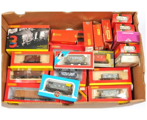 Hornby, Lima, Airfix group of boxed wagons. to include Hornby Railways R100 Coal wagon Lancashire; Hornby China R6279 3x Asso