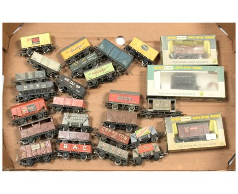 Wrenn group of boxed &amp; unboxed wagons. To include W5026 Mineral wagon "Park Ward"; Closed Van "Fyffes"; Hopper Wagon "NCB