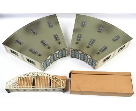 Marklin HO an unboxed pair of 3-rail 3-bay Engine Sheds along with a boxed Marklin Girder bridge. Conditions are generally Go