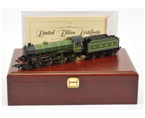 Bachmann OO Gauge 31-705 Ltd Edition 4-6-0 LNER lined Apple green B1 Class No.1306 "Mayflower" complete with certificate No.1
